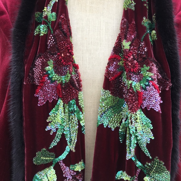 Zang Toi Opera Cape - Picture 3 of 8